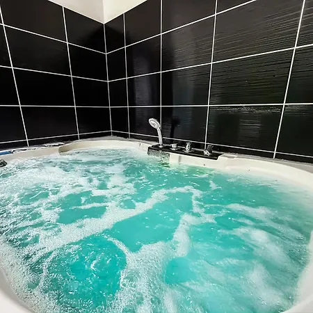 T2 Lumineux N1 Avec Jacuzzi & Video Apartment *