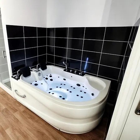 T2 Lumineux N1 Avec Jacuzzi & Video * Roubaix